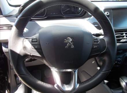 Peugeot - 208