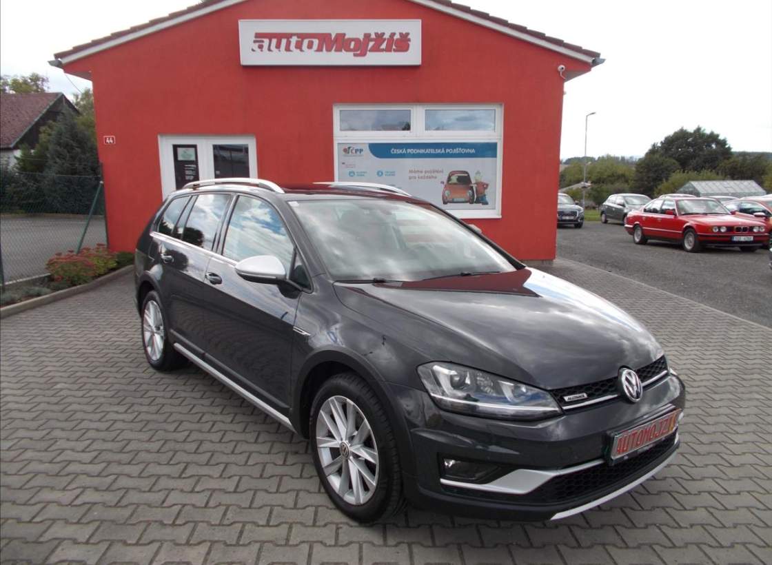 Volkswagen - Golf