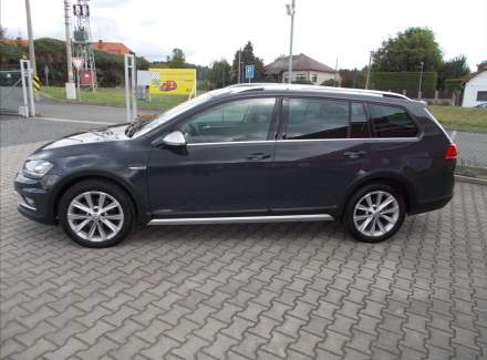 Volkswagen - Golf
