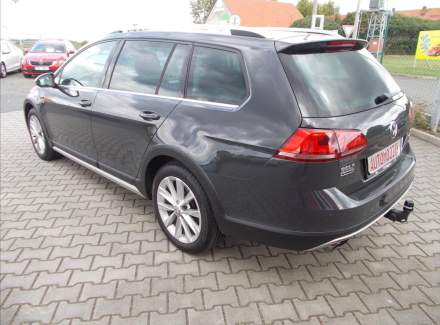 Volkswagen - Golf