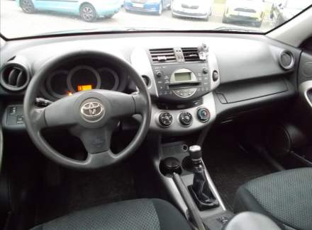 Toyota - RAV 4