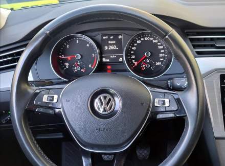 Volkswagen - Passat
