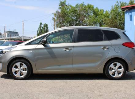 Kia - Carens