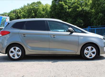 Kia - Carens