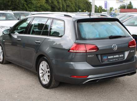 Volkswagen - Golf