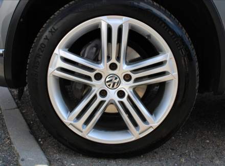 Volkswagen - Touareg