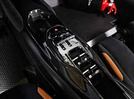 Ferrari - SF90 Stradale