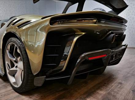 Ferrari - SF90 Stradale