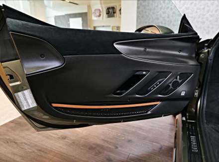 Ferrari - SF90 Stradale