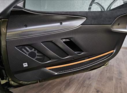 Ferrari - SF90 Stradale