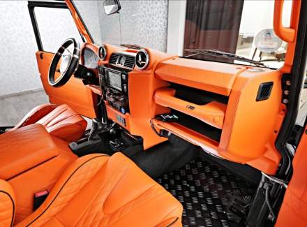 Land Rover - Defender