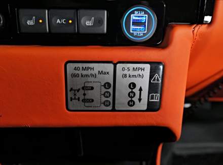 Land Rover - Defender