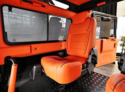 Land Rover - Defender