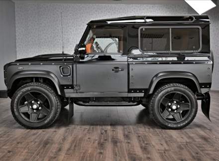 Land Rover - Defender
