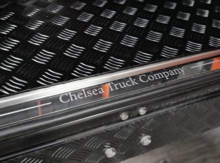 Land Rover - Defender