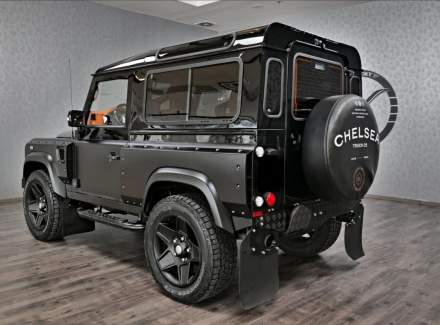 Land Rover - Defender