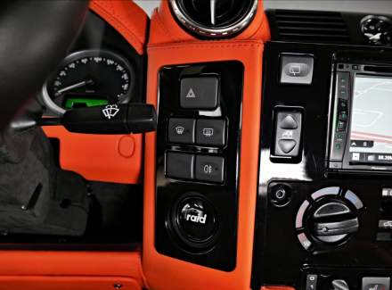 Land Rover - Defender