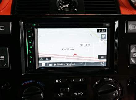 Land Rover - Defender