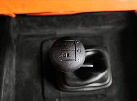 Land Rover - Defender