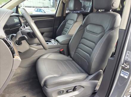 Volkswagen - Touareg