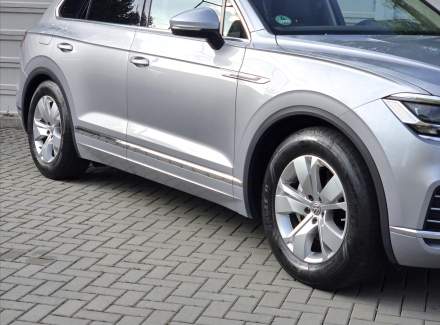 Volkswagen - Touareg