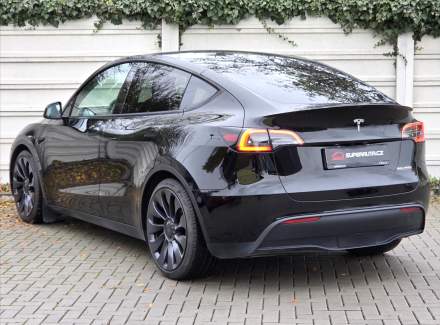 Tesla - Model Y