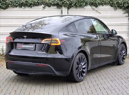 Tesla - Model Y