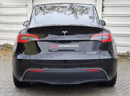 Tesla - Model Y
