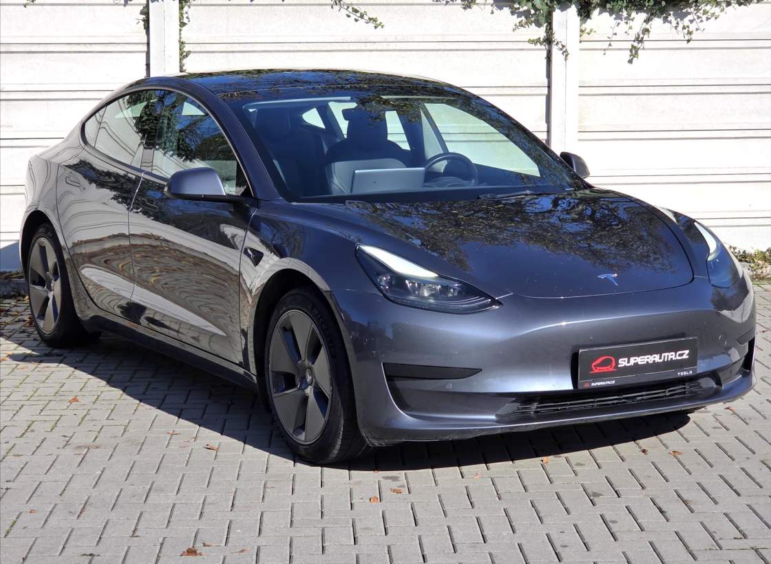 Tesla - Model 3