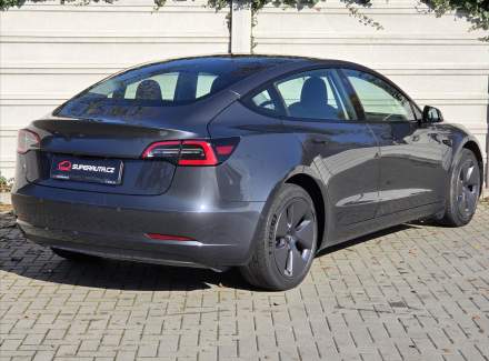 Tesla - Model 3