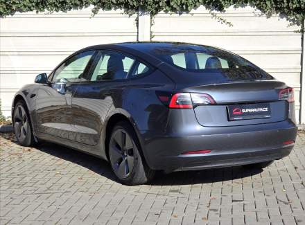 Tesla - Model 3
