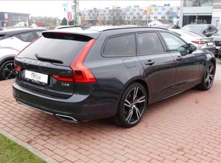 Volvo - V90