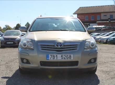 Toyota - Avensis