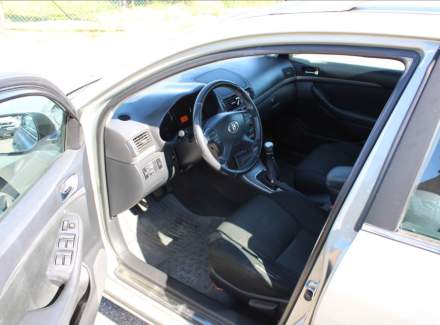Toyota - Avensis