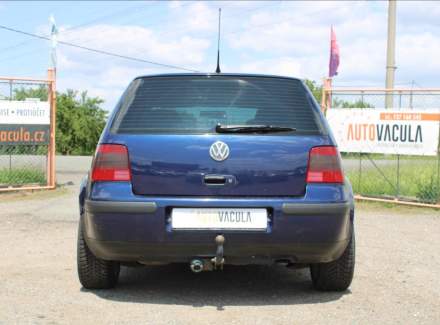 Volkswagen - Golf