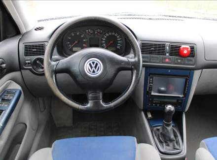 Volkswagen - Golf