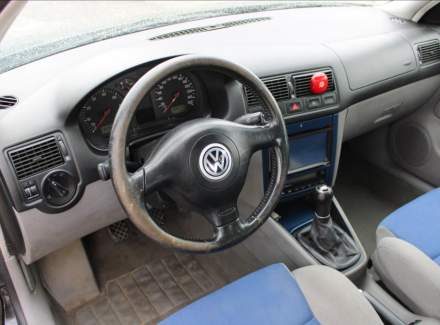 Volkswagen - Golf