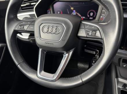 Audi - Q3