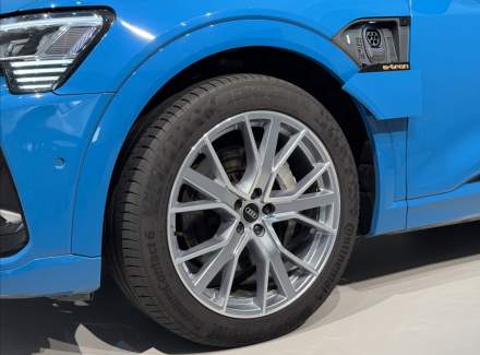 Audi - E-tron