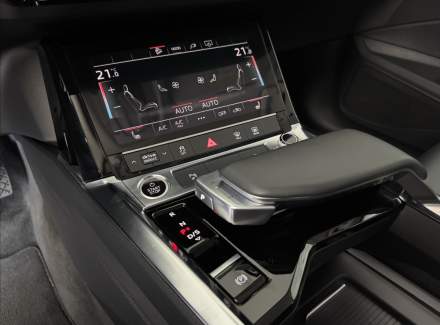 Audi - E-tron