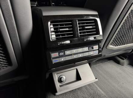 Volkswagen - Touareg