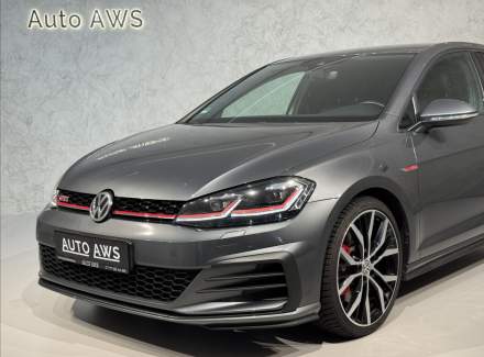 Volkswagen - Golf