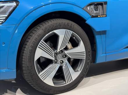 Audi - E-tron