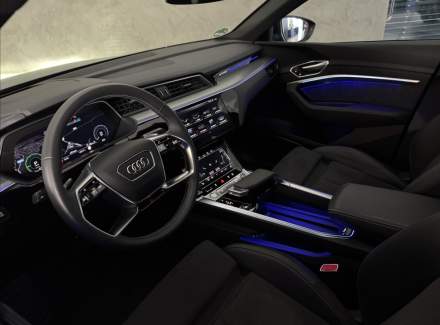 Audi - E-tron