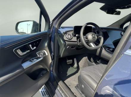 Mercedes-Benz - EQE