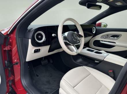 Mercedes-Benz - CLA