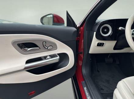 Mercedes-Benz - CLA