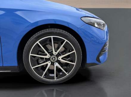 Mercedes-Benz - CLA