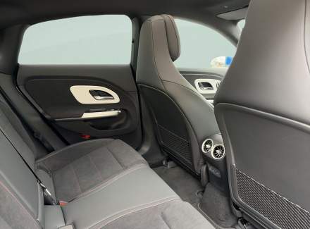 Mercedes-Benz - CLA