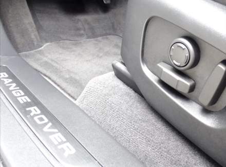 Land Rover - Range Rover Velar